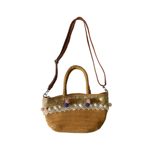 Borsa a Tracolla in PU 30x20cm con Finiture in Pizzo e Pompon, Porta Cellulare - Product Image 1