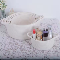 Petit panier tissé, sac cadeau et ruban. Panier-cadeau vide adapté aux mariages et aux chambres d'enfants. Corde en coton pour le rangement.