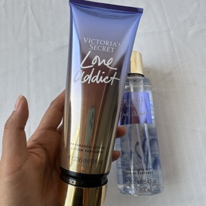 ชุดน้ำหอมและโลชั่น Love Addict <span class=keywords><strong>ก</strong></span>ลิ่นดอ<span class=keywords><strong>ก</strong></span>ไม้ ยี่ห้อ Victoria Secret ของแท้ น้ำหอมสำหรับผู้หญิง ขายส่ง - Product Image 3