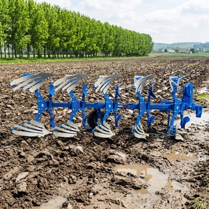Charrue à socs réversible LEROX Advanced Diesel à 3 socs, montée sur attelage 3 points, avec engrenages et roulements pour l'enterrage - Product Image 4
