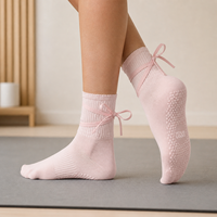 Chaussettes de yoga en coton respirant de haute qualité avec grip, chaussettes de Pilates à logo personnalisé, chaussettes de Pilates en coton avec grip pour femmes