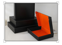 Boîtes d'expédition pour vêtements, prix d'usine, logo personnalisé, double couleur noir-orange, boîte d'avion