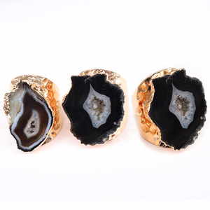 Anillos de Ágata Natural de Alta Calidad, 100% Naturales, Geoda Irregular, Piedra Genuina con Orificio, Anillo de Cristal Rojo Rosa para Mujer, Ajustable - Product Image 3