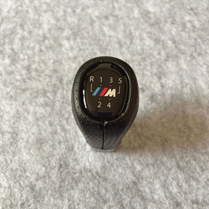 หัวเกียร์รถยนต์ BMW หัวเกียร์หนังตามหลักสรีรศาสตร์สำหรับ E36 X1 X3 เกียร์ธรรมดา - Product Image 1