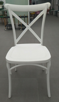 Chaises empilables en bois de hêtre et de chêne à grain de bois blanc en résine pour la restauration, la location, les mariages, les chaises Chiavari à dossier croisé
