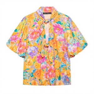 Vente en gros transfrontalière de vêtements pour femmes en provenance de Chine : Blouse florale d'été en polyester avec nœud et détails floraux, élastique 3099298330 - Product Image 1