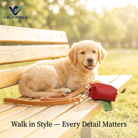 Distributeur de sacs à déjections pour animaux de compagnie, pochette de promenade pour chiot, en cuir PU rouge, avec clip pivotant en métal doré, attachable pour l'extérieur