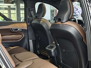 วอลโว่ เอ็กซ์ซี90 รุ่นปี 2024 รุ่น T6 อัจฉริยะ หรูหรา สง่างาม 7 ที่นั่ง ขับเคลื่อน 4 ล้อ 2 ลิตร 60,000 กม. พวงมาลัยซ้าย วอลโว่ เอ็กซ์ซี90 ปี 2024 รุ่นหรูหรา 7 ที่นั่ง - Product Image 6
