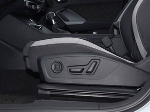 Auto Usate per Esportazione all'Ingrosso, SUV Q3 2023-2025, Alimentazione a Carburante, Ottime Condizioni, Disponibili in Stock, Guida a Sinistra - Product Image 6