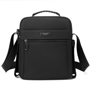 Bolso cruzado de negocios de tela Oxford de alta capacidad para hombre, mochila cruzada ligera para todas las estaciones - Product Image 5