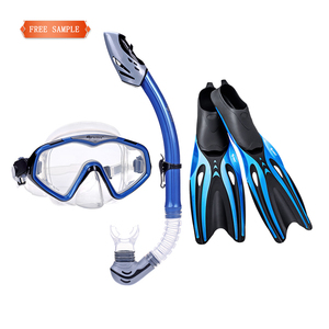 Guangzhou équipement de <span class=keywords><strong>plongée</strong></span> en silicone <span class=keywords><strong>masque</strong></span> de <span class=keywords><strong>plongée</strong></span> <span class=keywords><strong>tuba</strong></span> ensemble de palmes - Product Image 1
