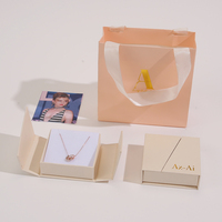 Boîte à bijoux en carton à double porte avec logo personnalisé, boîte à collier, boîte à pendentif, boîte à boucles d'oreilles de luxe avec rubans