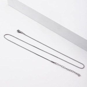 Collier chaîne maille gourmette en acier inoxydable doré poli, minimaliste, empilable, bijou de main pour femme, usage quotidien, vente en gros - Product Image 4
