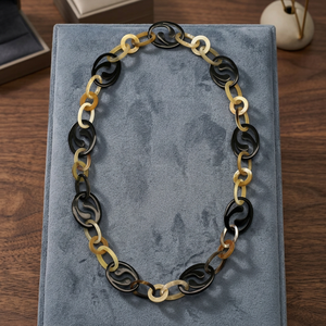 Collar de Cuerno de Búfalo Ecológico de Vietnam, Joyería Unisex con Cadena de Eslabones, Estilo Moderno y Bonito para Regalo de Aniversario - Product Image 2