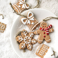 Nouvelles décorations de Noël en résine de haute qualité : pendentifs lumineux miniatures en forme d'homme en pain d'épices, flocon de neige et cloche pour bricolage d'arbres de Noël