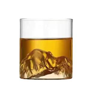 Offre spéciale Verre borosilicate transparent personnalisé Coffret cadeau en forme de montagne Verre à whisky sur les principales plates-formes - Product Image 6