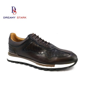 Chaussures de mariage en cuir véritable de vache avec motif animalier italien, logo personnalisé, fabriquées à la main, baskets pour hommes, respirantes, légères et confortables - Product Image 1