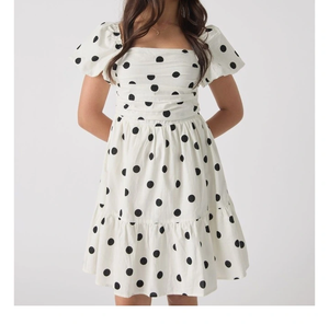 Vestido de Algodón Moderno para Niñas, Diseñado para la Comodidad del Verano, con Acabado Decorativo Atractivo, Tela Suave y Práctica - Product Image 3