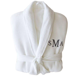 Di lusso Del Ricamo logo 100% Da Bagno In Cotone <span class=keywords><strong>Accappatoio</strong></span> <span class=keywords><strong>Collo</strong></span> <span class=keywords><strong>a</strong></span> <span class=keywords><strong>Scialle</strong></span> Cialda Velluto <span class=keywords><strong>Accappatoio</strong></span> <span class=keywords><strong>con</strong></span> il bianco Piping per 5 stelle hotel Spa - Product Image 1