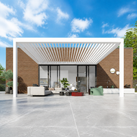 Pergola bioclimatique extérieure en aluminium à toit à lamelles motorisé et pliable