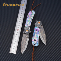 Couteau pliant personnalisé en acier Damas et laiton, couteau de survie et de chasse pour activités de plein air, manche en coquille colorée, cadeau pour femme DM044