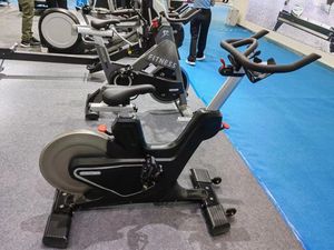 Bicicleta <span class=keywords><strong>de</strong></span> <span class=keywords><strong>Spinning</strong></span> Magnética Comercial MND Serie Premium, Ciclo Indoor para Quemar <span class=keywords><strong>Grasa</strong></span>, Ideal para Estudios - Product Image 4