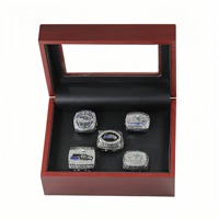Ensemble de 5 bagues de championnat des Seattle Seahawks dans une boîte en bois, collection pour fans de la NFL Super Bowl XLVIII 2013 2014 NFC