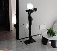 Lampadaire sur pied de grande taille, design nordique créatif, sculpture artistique humanoïde, pour hall d'hôtel et salon, décoration