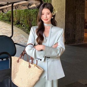 Ensemble tailleur et robe élégant et sophistiqué de style haut de gamme Printemps 2026 avec un ensemble deux pièces élégant - Product Image 2