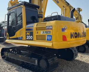 Vente flash : Excavatrice sur chenilles Komatsu PC200 160 210 d'occasion, de fabrication japonaise, robuste, 20 tonnes, équipement d'occasion, pelle massive, EPA CE - Product Image 2