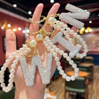 Porte-clés Lettres Anglaises, Diamants, Chaînes de Perles, Pendentifs pour Sacs de Filles, Accessoires de Décoration en Gros, Petits Cadeaux, Anneaux de Clés Brillants