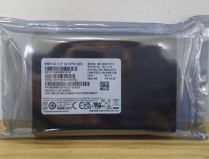サーバーSSDサムスンBM1743 30.72テラバイトSSD 2.5 "U.2 PCIe4.0 MZ-WMO30T0 MZWMO30THCLF-00AG5ストレージ - Product Image 3