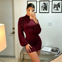 Q26DS239 Robe moulante mini sexy amincissante à col montant et manches longues de couleur unie pour femme, en polyester et élasthanne, collection automne