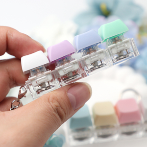 Porte-clés personnalisé <span class=keywords><strong>4</strong></span> <span class=keywords><strong>en</strong></span> 1 avec clavier fidget et touches lumineuses interactives <span class=keywords><strong>en</strong></span> plastique - Product Image 2