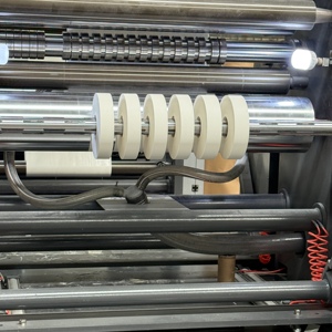 Rouleau de matériau brut en pâte vierge écologique enduite de PE pour la production de fonds de gobelets en papier - Product Image 6