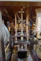 Machine de soufflage de bouteilles entièrement automatique 500 ml PET 3500-4000 BPH avec moteur PLC et 3 cavités