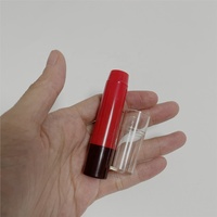 Forme de stylo mode rouge à lèvres conteneur en plastique court rouge crayon à lèvres étui Tube avec couvercle Transparent différent