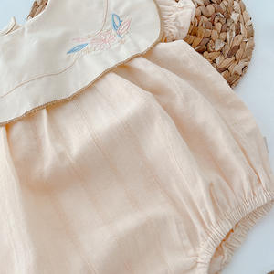 Mono con volantes de Boutique para niñas pequeñas, traje retro personalizado de manga corta con bordado rosa para verano - Product Image 3