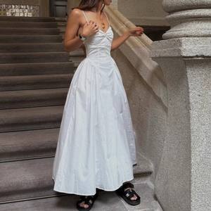 2025 alla moda abito bianco senza schienale lungo fino al pavimento da donna stile donna gonna a schiena naturale intrecciata - Product Image 1