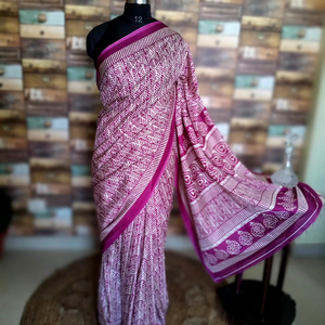 Elegante Sari de seda azul y beige para niñas, estampado geométrico intrincado, moda y vestido de fiesta tradicional - Product Image 1