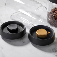 JINGHUANG OEM/ODM Articles de cuisine Logo personnalisé Pot de stockage de grains de café en verre borosilicate transparent scellé sous vide avec couvercle noir