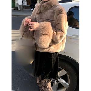 Роскошный дизайнерский пуховик оптом из натурального меха с воротником из лисьего меха, вязаный, осенне-зимний, модный, пушистый, с натуральным мехом - Product Image 1