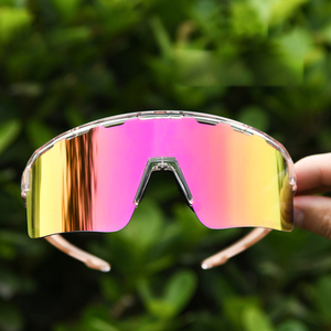 Lunettes de soleil OEM à grande lentille durables et ultra-légères Lunettes de soleil de sport à lentille polarisée en PC Lunettes de cyclisme et de course Lunettes de sécurité pour la protection des yeux - Product Image 1