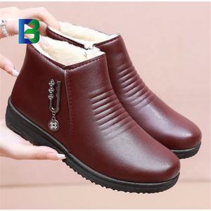 Mode femmes garder au chaud chaussures d'hiver confortables hiver <span class=keywords><strong>neige</strong></span> courte fourrure PU cuir <span class=keywords><strong>bottes</strong></span> <span class=keywords><strong>de</strong></span> <span class=keywords><strong>neige</strong></span> pour les femmes - Product Image 3