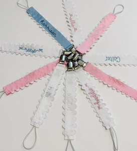 Clip per <span class=keywords><strong>ciuccio</strong></span> con nastro monogrammato per bambini e bambine porta <span class=keywords><strong>ciuccio</strong></span> personalizzato <span class=keywords><strong>regalo</strong></span> per bambini - Product Image 2