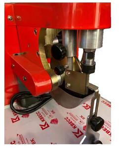 Machine à brosser l'huile semi-automatique à double vitesse réglable pour articles en <span class=keywords><strong>cuir</strong></span>, sacs et ceintures, avec moteur central - Product Image 4