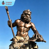 Statue de Poseidon, dieu grec, grand format, style classique, en bronze, laiton et cuivre, pour aménagement paysager public en bord de mer, à vendre.