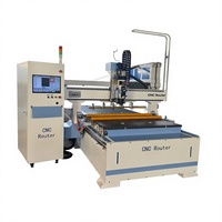 Routeur CNC à adsorption sous vide 1325 ATC avec changeur d'outils linéaire automatique pour la découpe de meubles à haute efficacité