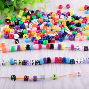 Kit de perles acryliques en forme de lettres et de perles tonneau avec cordon élastique, ciseaux et aiguille pour la fabrication de bracelets DIY et fournitures d'artisanat - Product Image 4