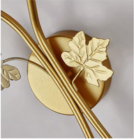 Applique murale LED vintage industrielle moderne avec abat-jour en acrylique doré pour lampe murale de luxe à côté du lit